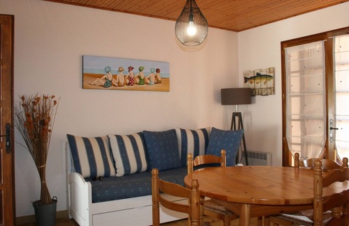 La Tranche-sur-Mer House | Cozy House with Garden Near Forest, 500m from Beach, Pet-Friendly