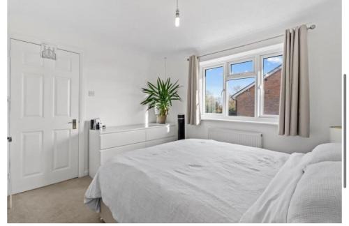 Polegate House | Cozy house with garden