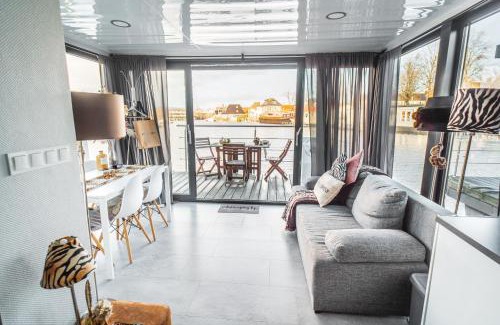 Zwartsluis Apartment | Cozy houseboat near Giethoorn