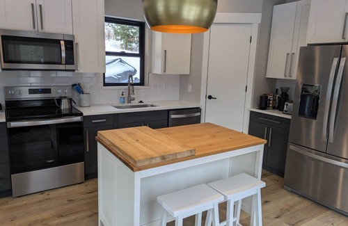 Georgetown House | Cozy In The Trees - Enjoy our 3-bedroom 3 full bath house