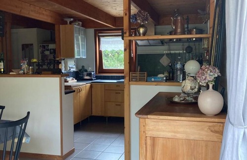Locmaria House | Cozy Independent House Near Beaches with Garden & BBQ