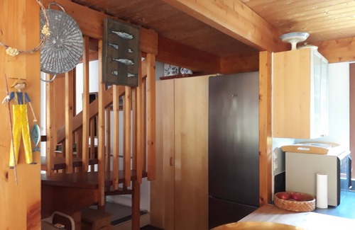 Locmaria House | Cozy Independent House Near Beaches with Garden & BBQ