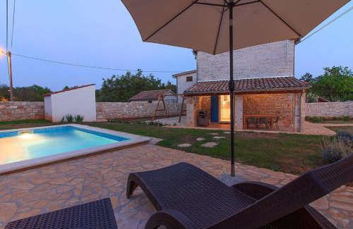 Rojnici Villa | Cozy istrian stone villa Sasso with private pool
