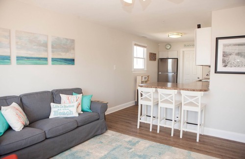 Brigantine House | Cozy Jersey Shore Cottage - 1.5 blocks to the beach!