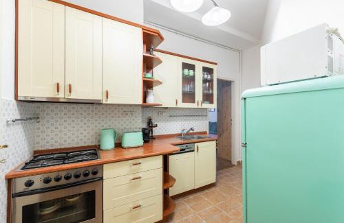 Prague 3 Apartment | Cozy Jungle Apartment