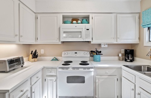 West Beach House | Cozy Kiawah Cottage with Community Pool in Prime Location!