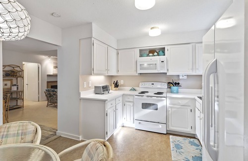 West Beach House | Cozy Kiawah Cottage with Community Pool in Prime Location!