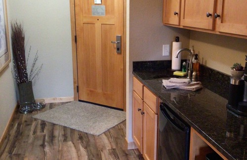 Three Lakes Condo | Cozy King Studio Retreat for Two, Northernaire Resort – Three Lakes, WI