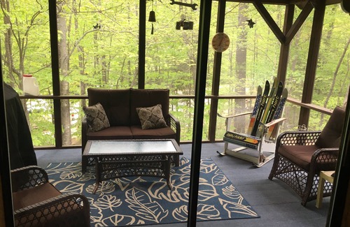 Birch Hill House | Cozy Knotty Pine Retreat