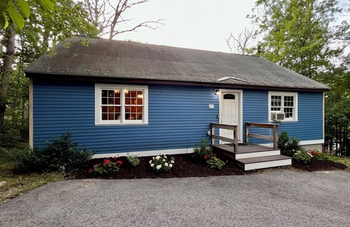 Birch Hill House | Cozy Knotty Pine Retreat