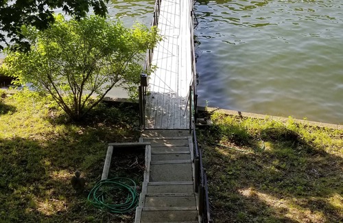 Camdenton House | Cozy Lake Front Cottage w/dock, perfect family retreat!