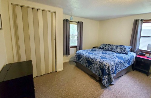 Lindstrom House | Cozy Lake House On the snowmobile trails with the best ice fishing in the area