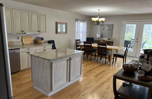 Prosperity House | Cozy Lake Murray lake front house with dock