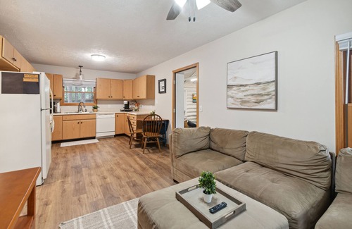 Lewiston Cabin | Cozy Lakefront Cabin in Lewiston – Perfect for Fall & Winter Getaways