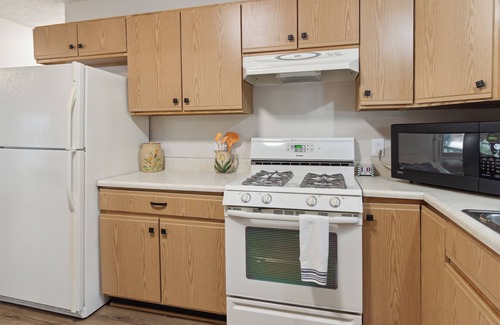 Lewiston Cabin | Cozy Lakefront Cabin in Lewiston – Perfect for Fall & Winter Getaways