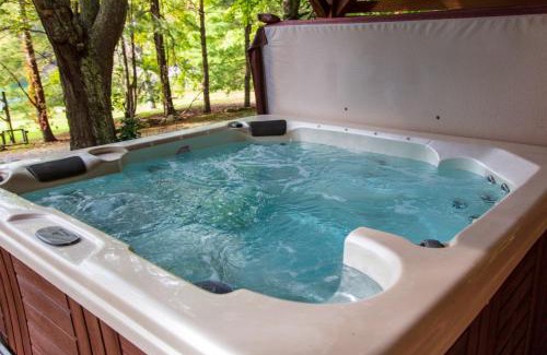 Topton Villa | Cozy Lakefront Cabin on Lake Nantahala with Dock