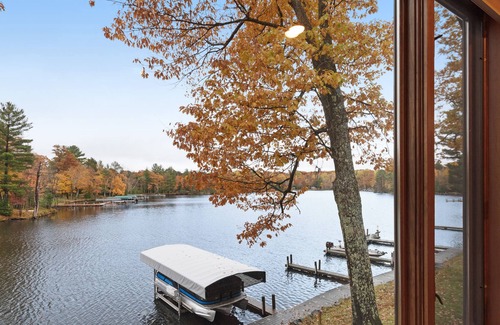 Eagle River Villa | Cozy lakefront villa w/shared docks, boat rentals & on-site restaurant - dogs OK