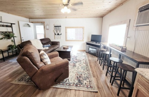 Votaw Cabin | Cozy Lakehouse on Horseshoe Lake