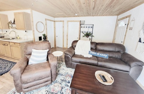 Votaw Cabin | Cozy Lakehouse on Horseshoe Lake