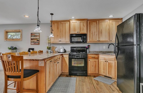 Maple Lake Cabin | Cozy Lakeside Cabin w/Fireplace & Great Views