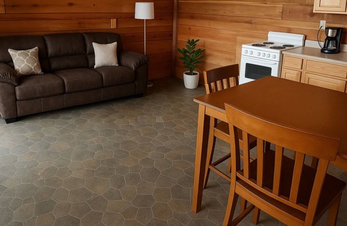 Madill Hotel | Cozy Lakeside Suite- 2BR hotel room by the lake- Texoma Shores Resort