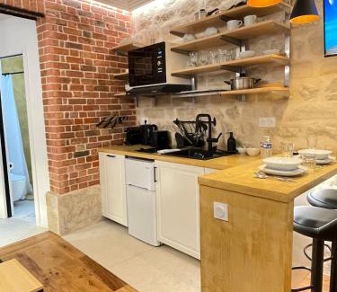 Montmartre Apartment | Cozy Loft Montmartre Place des Abbesses Sacré Cœur