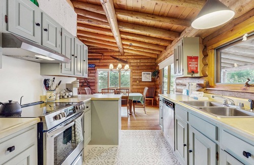 Weston Cabin | Cozy log cabin w/wood-burning fireplace, balcony, close to recreation, pond