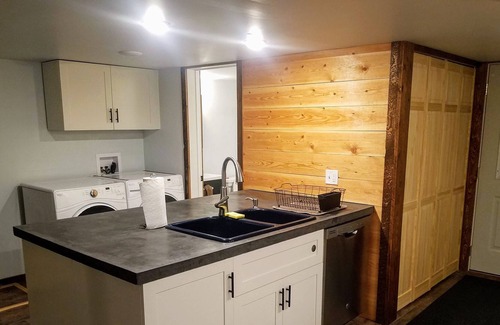 Stevensville House | Cozy Log Cabin with Wood Stove and Mountain Views