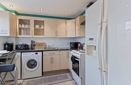 South Bermondsey House | Cozy London Townhouse with 4 Bedrooms