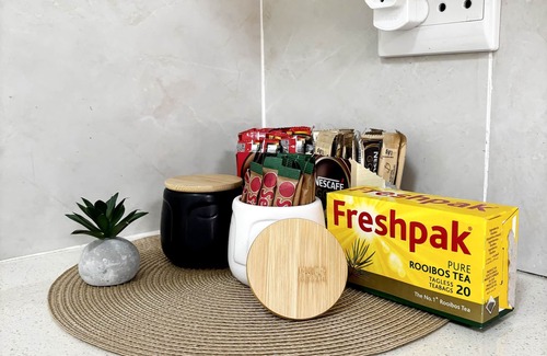 Greater Johannesburg Metropolitan Area Condo | Cozy, Luxurious Apartment With Infinitypool