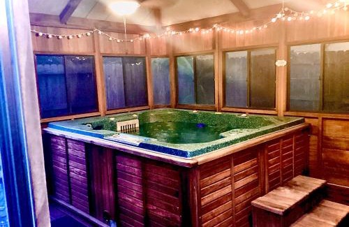 Atascocita House | Cozy Maple House w-Private Jacuzzi Near IAH