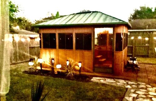 Atascocita House | Cozy Maple House w-Private Jacuzzi Near IAH