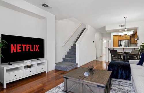 San Jose Condo | Cozy Master Suite Room with Workspace in San Jose near Airport and Hospitals