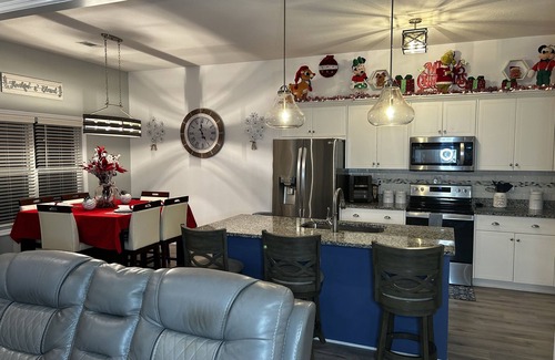 Bath House | Cozy masters week home