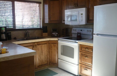 Kihei Cottage | Cozy Maui 'Treehouse' with lovely views and amenities