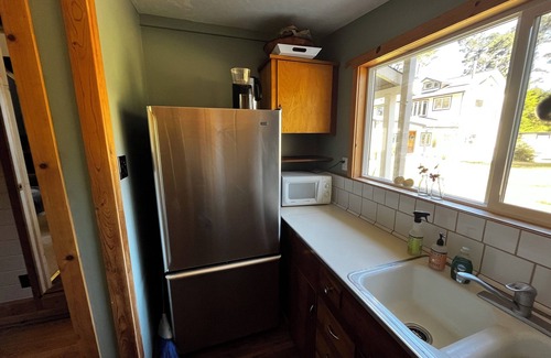 Fort Bragg House | Cozy Mendocino Coast cottage, wood stove and fire pit. Pet friendly!
