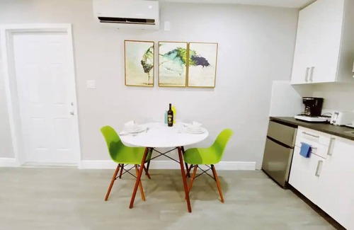 Lauderdale Harbours Apartment | Cozy Micro-Studio w/Kitchenette, Pool, & Parking