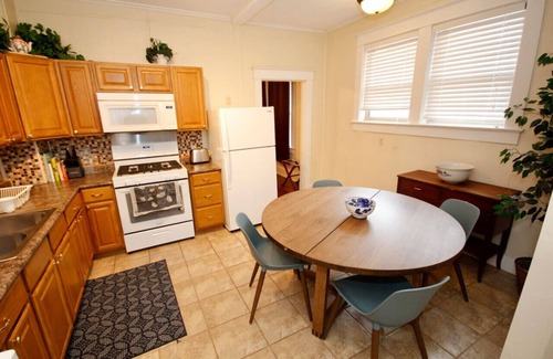 Lenox House | Cozy midtown Walkable hotspots