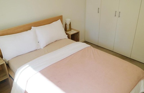 Waitara Apartment | Cozy Minimalist 1 Br Apt near Hornsby mall & trains