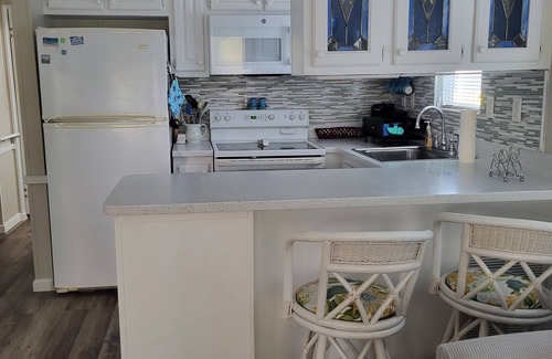 Braden River House | Cozy mobile home in charming Sarasota with fitness room, WiFi