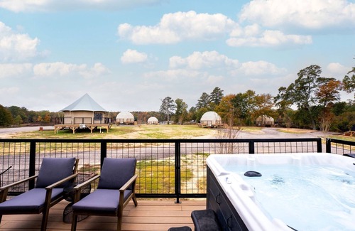 Coosa Cabin | Cozy Modern Cabin with Deck and Hot Tub in Cedar Bluff, Alabama