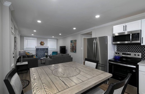 Atlanta House | Cozy Modern Home in Atlanta