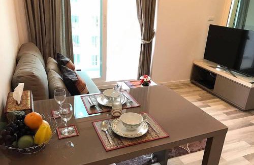 Mae Hia Apartment | Cozy modern room with stunning lake & mountain view