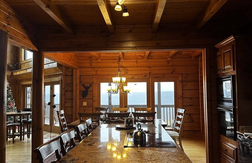 Rock Island Cabin | Cozy Mountain Cabin Getaway