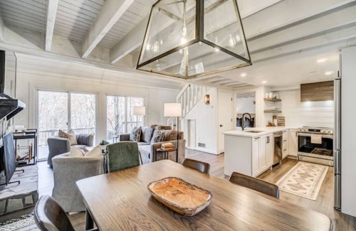 Big Canoe Cabin | Cozy Mountain Cabin in Big Canoe