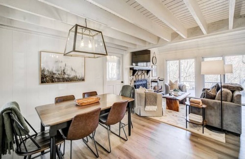 Big Canoe Cabin | Cozy Mountain Cabin in Big Canoe