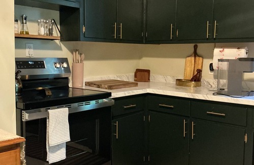 Tallassee House | Cozy mountain getaway with hot tub