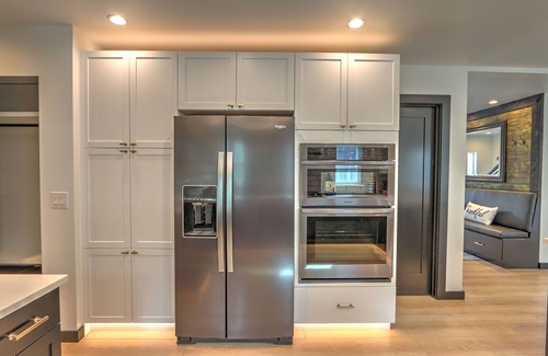 Carbondale House | Cozy Mountain Retreat! Golf, Fish,Hot Tub, Pet Friendly, 30 miles to Aspen!