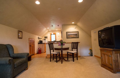 Bigfork Apartment | Cozy Mountain Studio close to Bigfork, Flathead Lake, Swan Lake