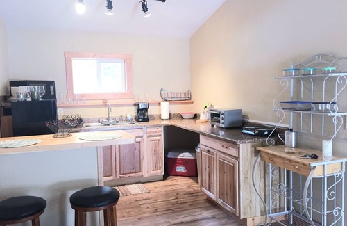 Coram Apartment | “Cozy Mountain Suites - #1 just 5 minutes from Glacier Park”